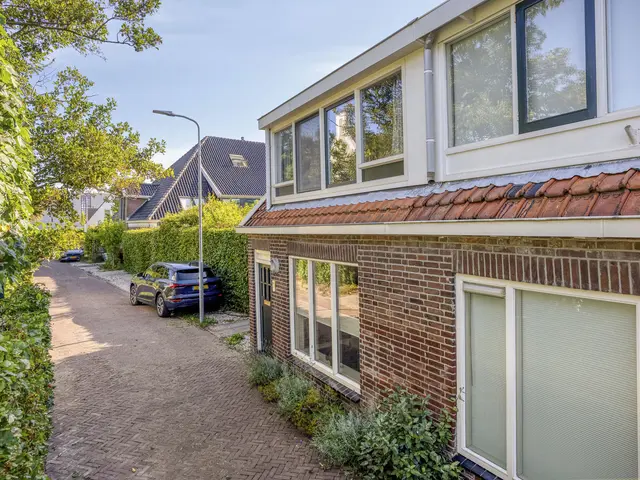 Hoorne 28, UITGEEST