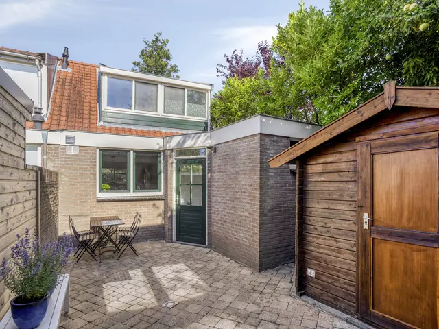 Hoorne 28, UITGEEST