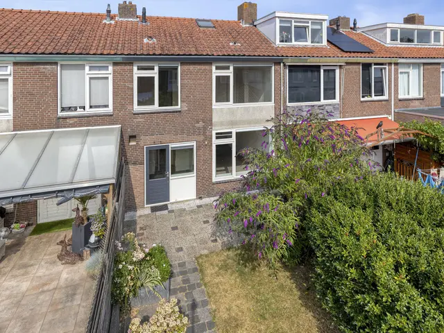 Peelstraat 18, BEVERWIJK