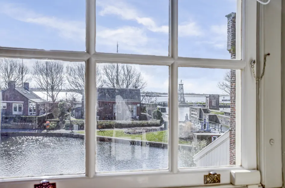 Zuiderspui 4