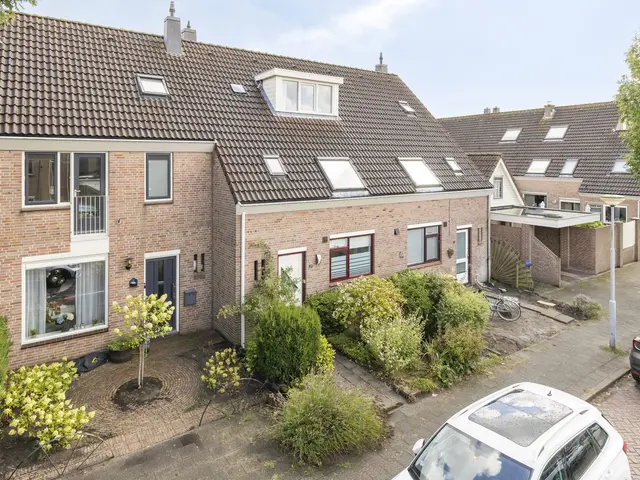 Lunenburg 27, HEEMSKERK