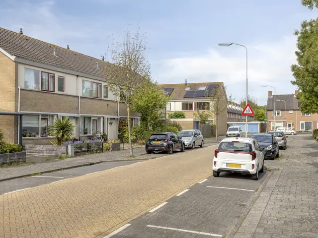 Zwaansmeerstraat 48, BEVERWIJK