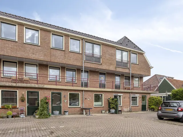 Middelweg 1d, UITGEEST