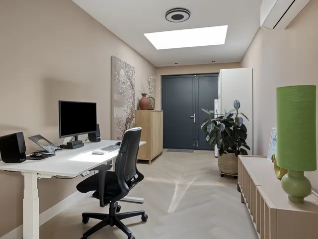 Ambachtsweg 46, HEILOO