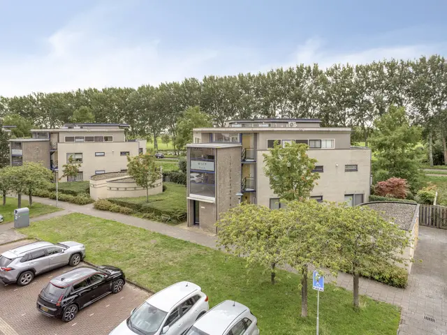 De Boog 80, HEILOO
