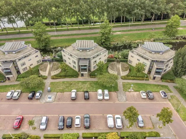De Boog 80, HEILOO