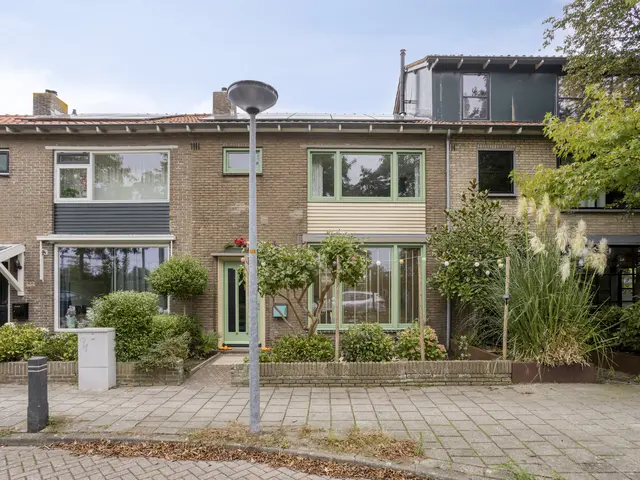 Spoorlaan 21, UITGEEST