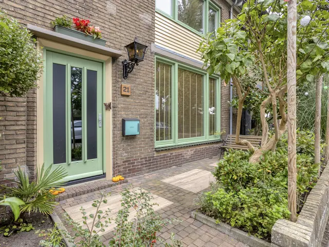 Spoorlaan 21, UITGEEST
