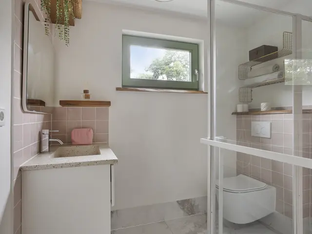 Spoorlaan 21, UITGEEST
