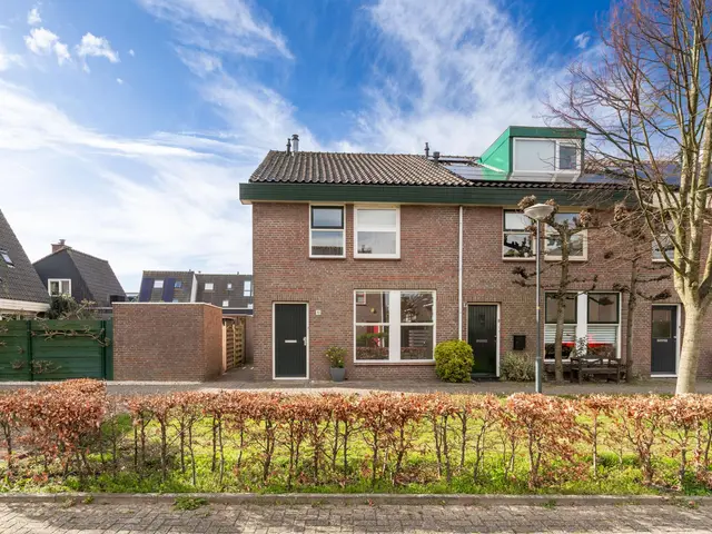 Achterloet 10, UITGEEST