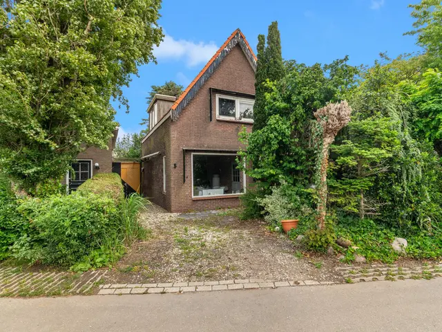 Assum 5, UITGEEST
