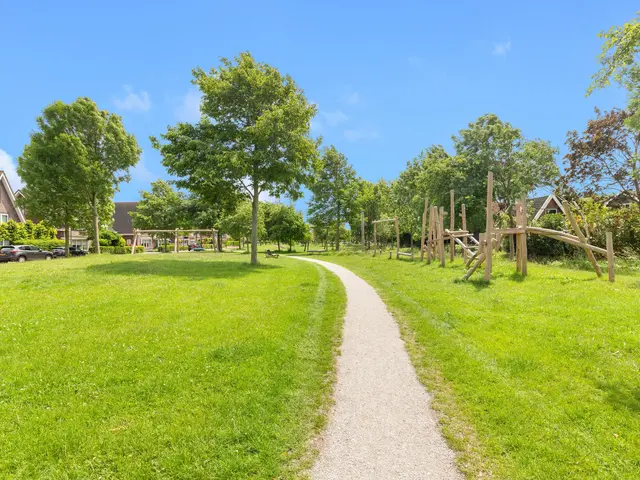 Assum 5, UITGEEST
