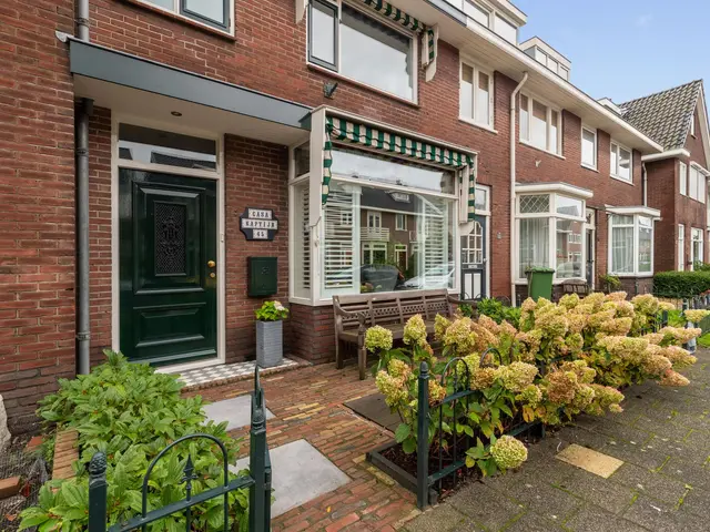 Strick van Linschotenstraat 45, BEVERWIJK