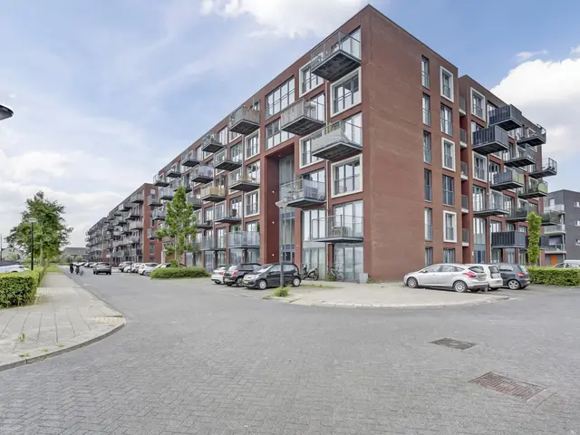 Zuiderlicht 425, HEERHUGOWAARD