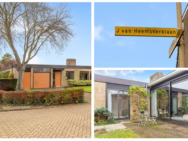 J. van Heemskerklaan 18, CASTRICUM