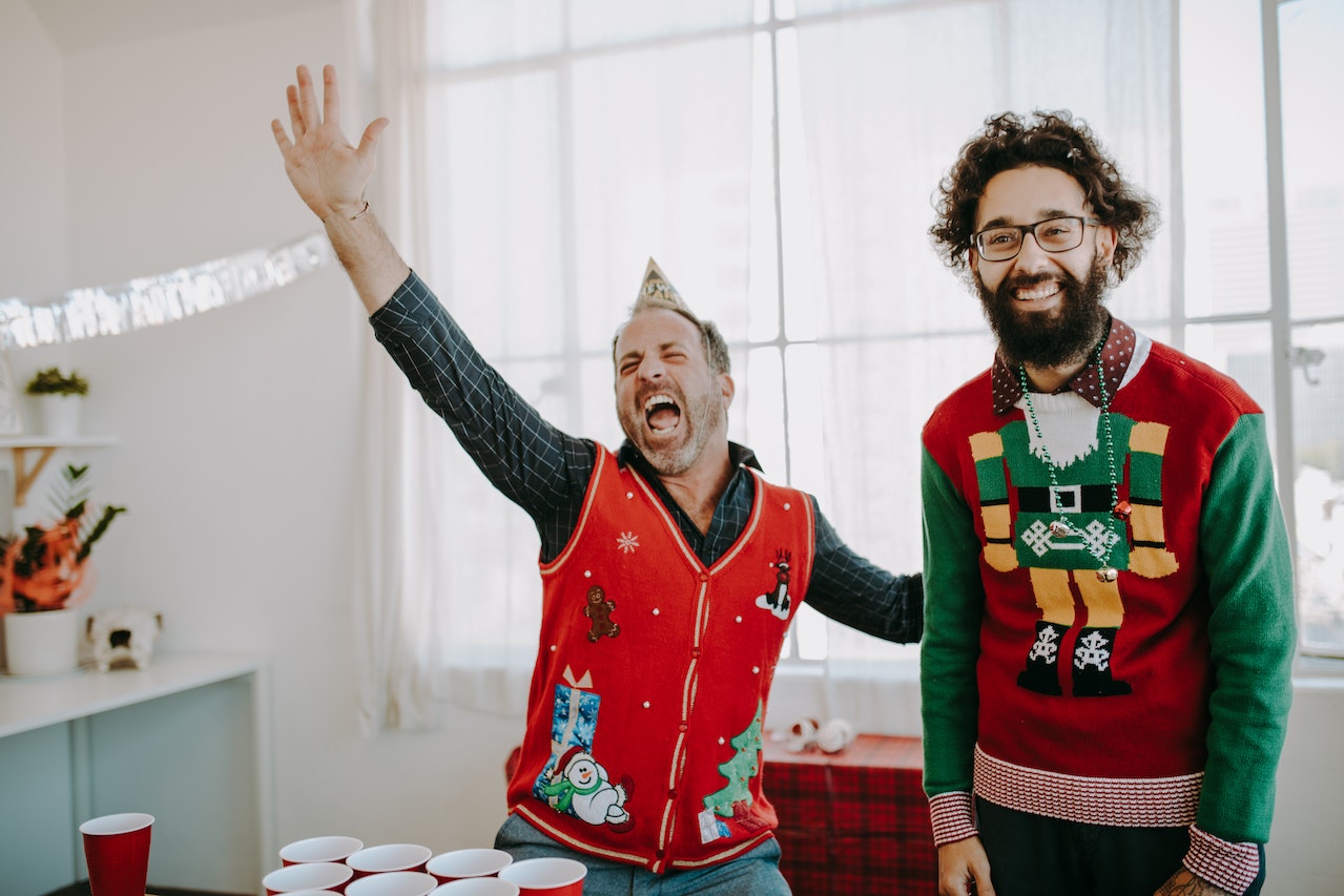 Zo voorkom je dat de kerstborrel uit de hand loopt