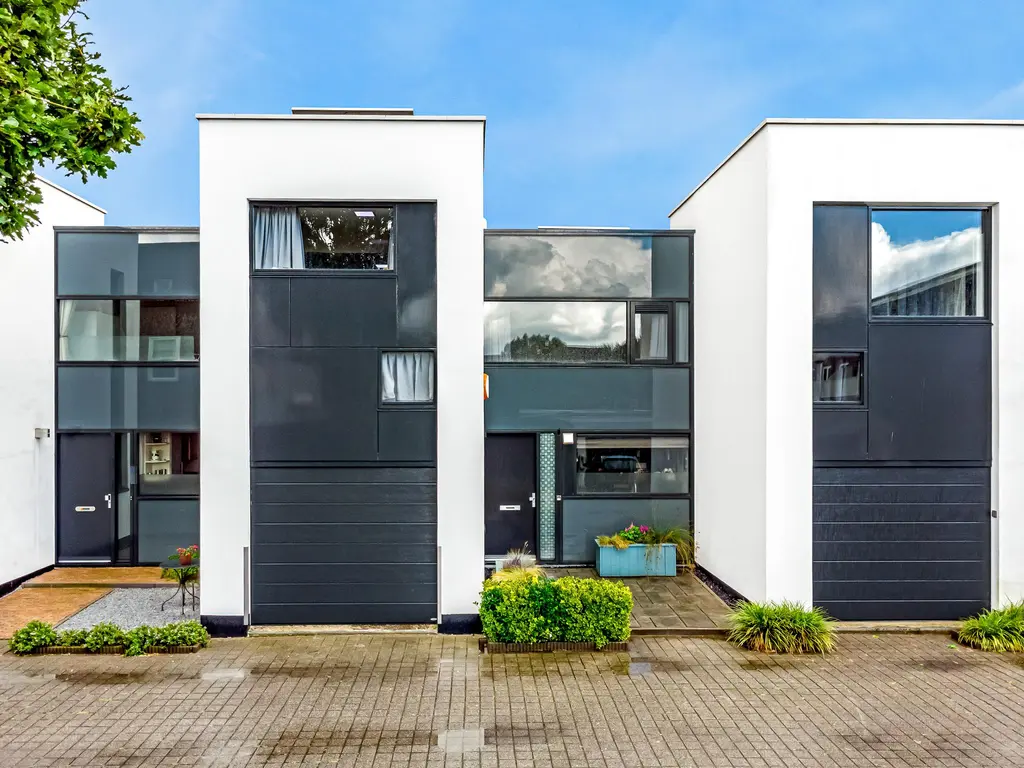 W. Plokkerstraat 20, SPIJKENISSE