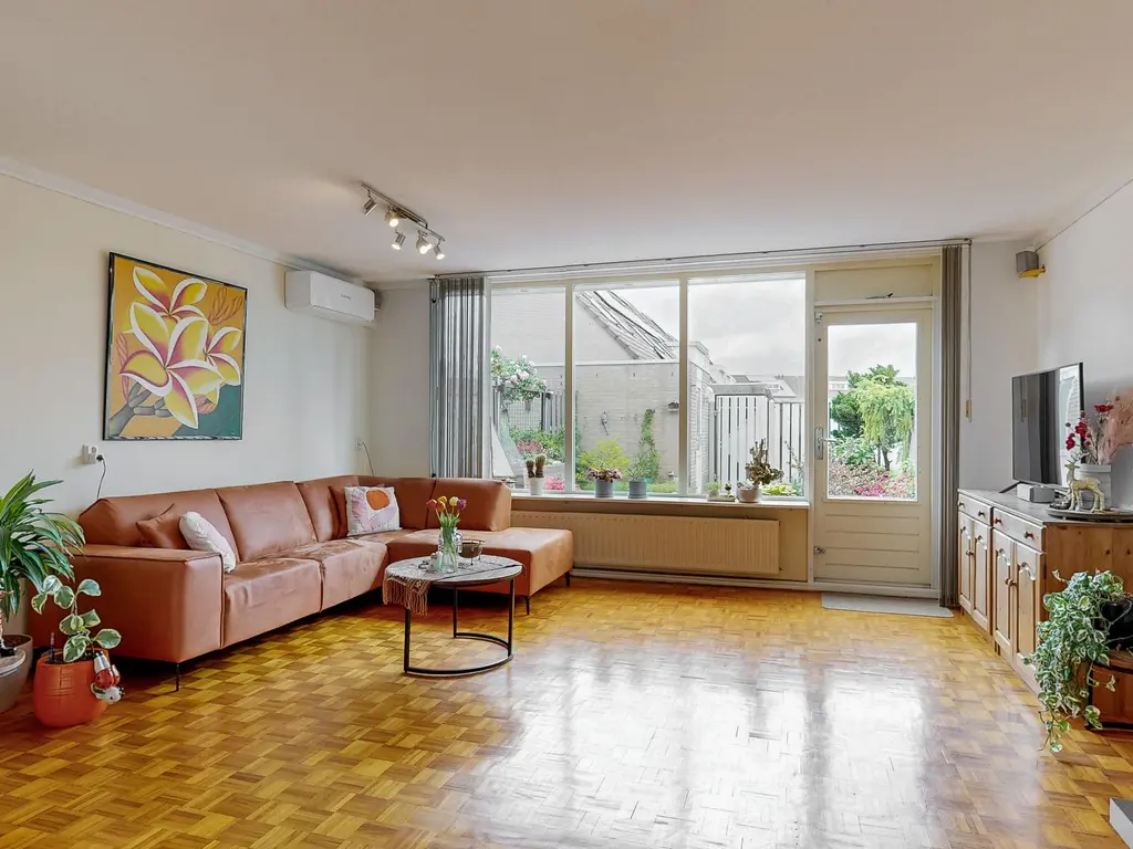 Annette Versluys-Poelmanstraat 17, SPIJKENISSE
