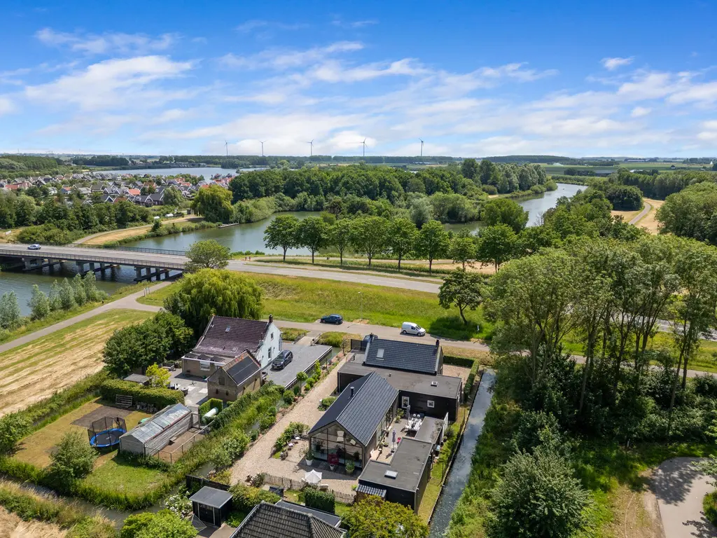 Oude Veerdam 10, ZUIDLAND