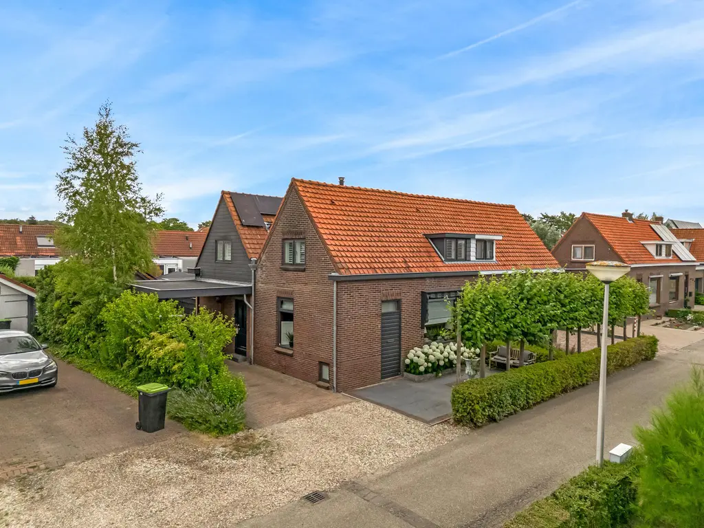 Schoollaan 10, HEKELINGEN