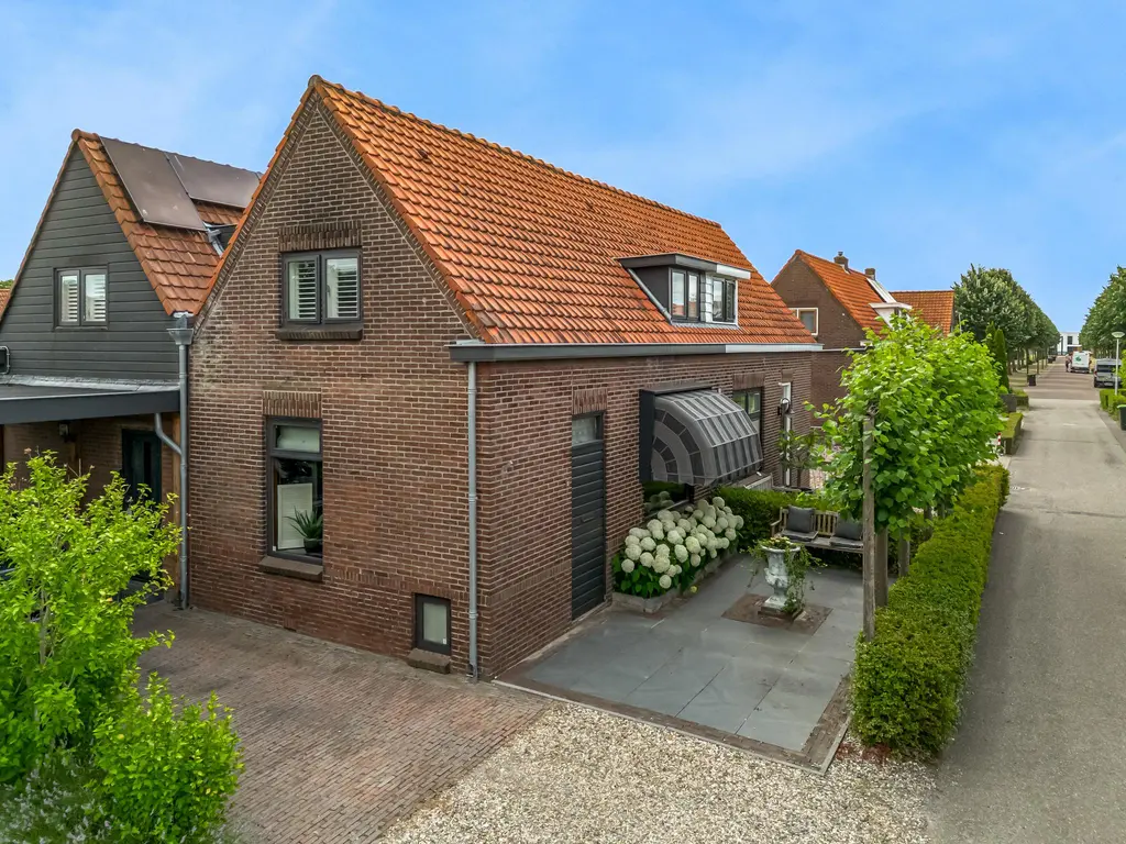 Schoollaan 10, HEKELINGEN