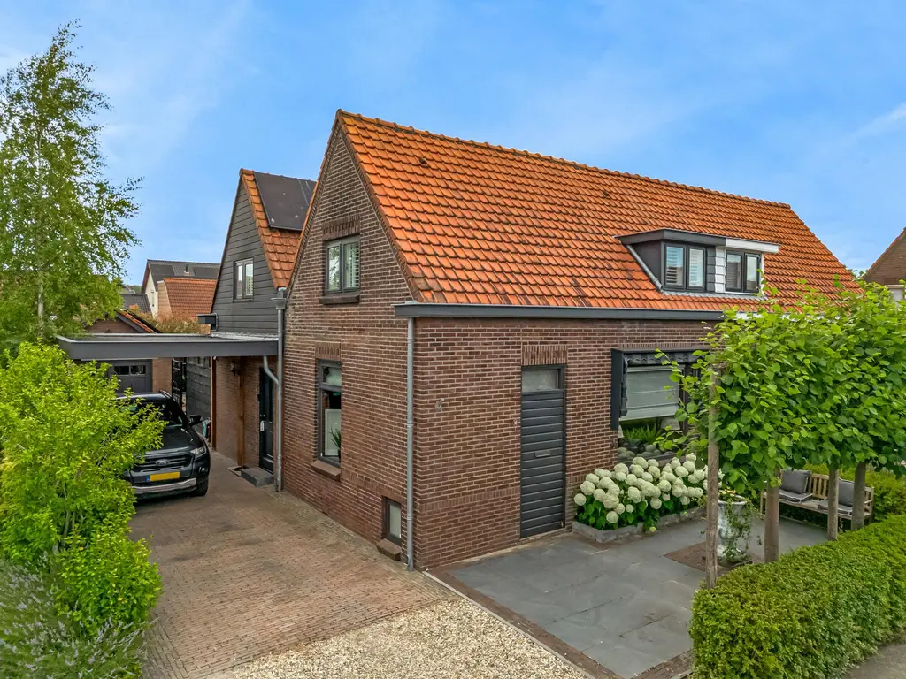 Schoollaan 10, HEKELINGEN
