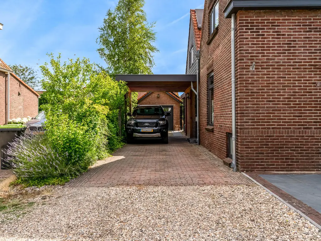 Schoollaan 10, HEKELINGEN