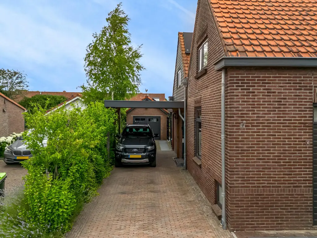 Schoollaan 10, HEKELINGEN