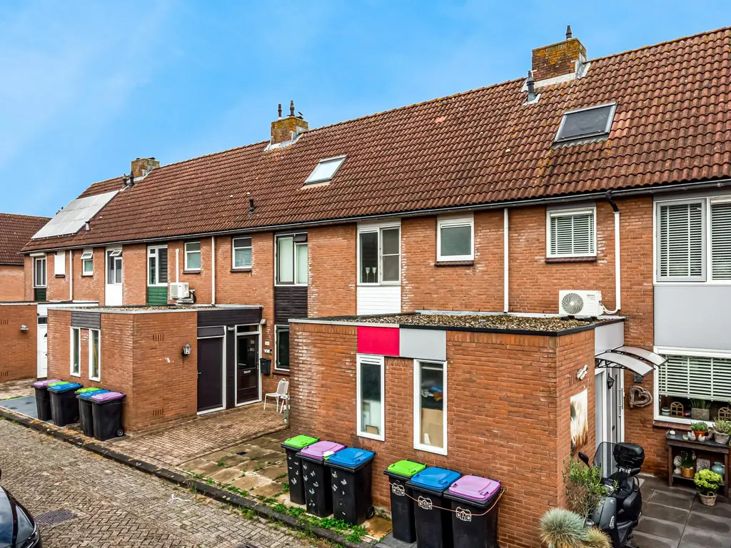 Smelegras 8, SPIJKENISSE