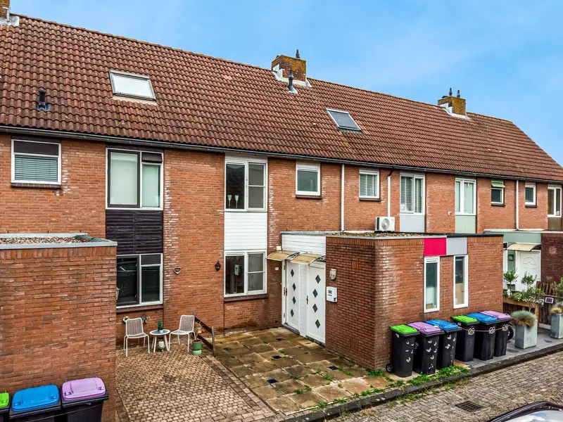 Smelegras 8, SPIJKENISSE