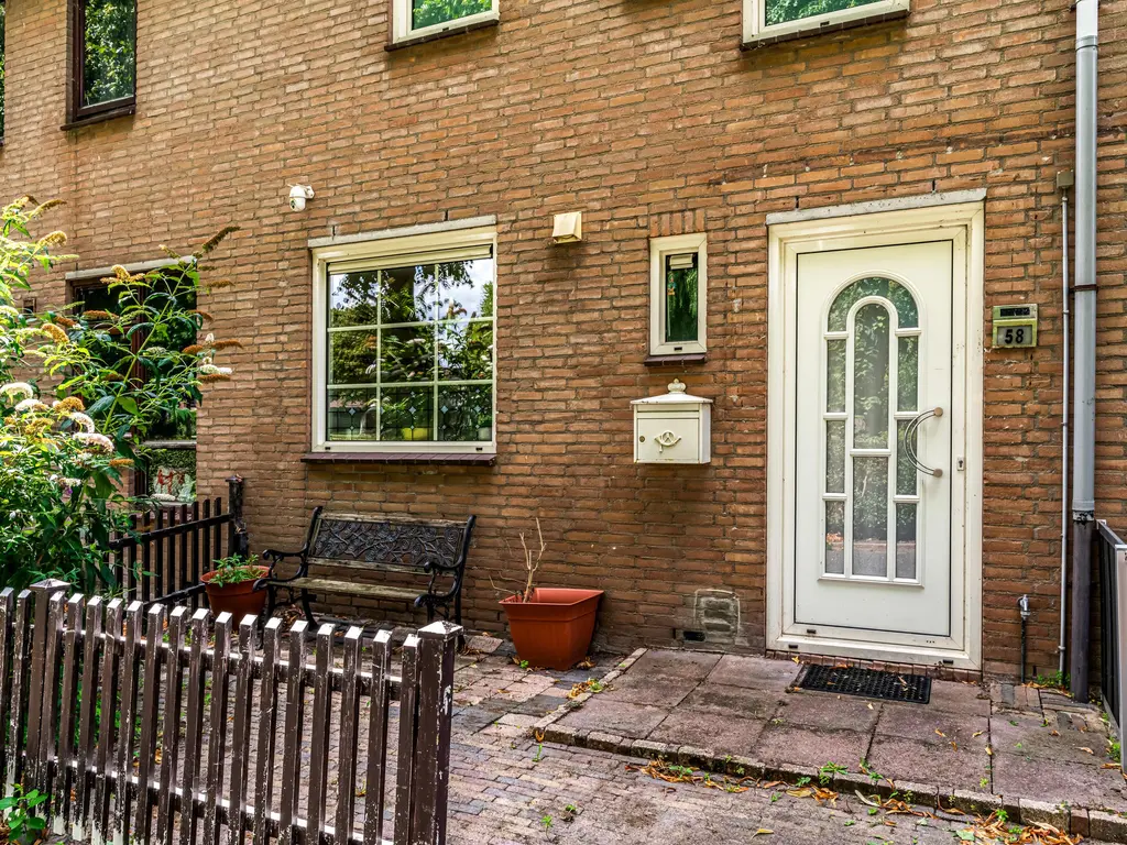 Borstelgras 58, SPIJKENISSE