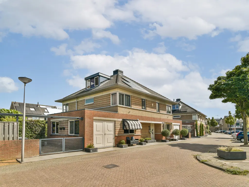 Marie van Zeggelenstraat 17, SPIJKENISSE