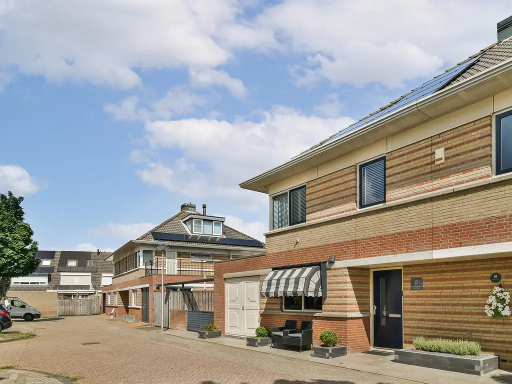 Marie van Zeggelenstraat 17, SPIJKENISSE