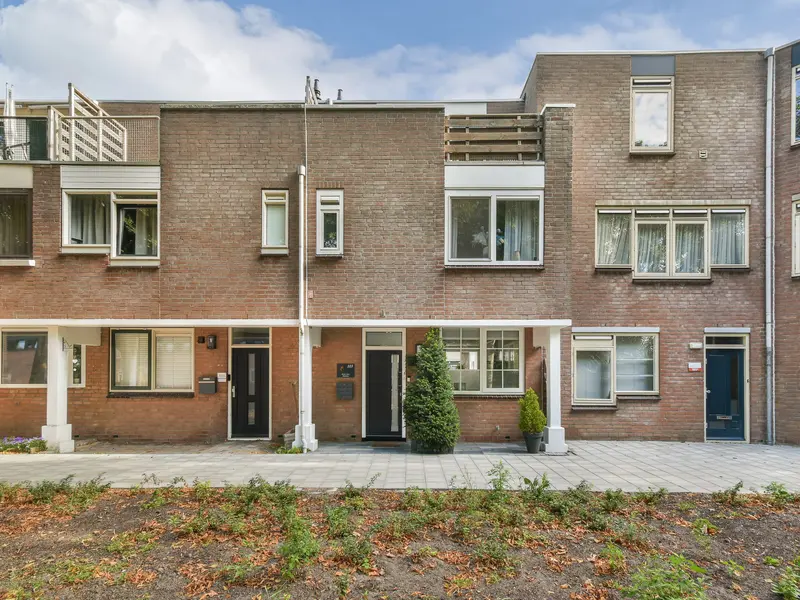 Schrijnwerker 103, SPIJKENISSE