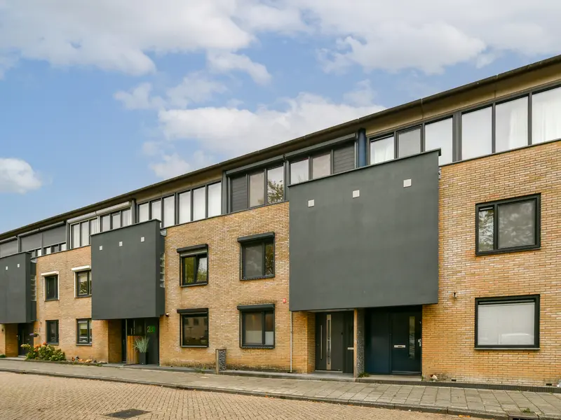 Else van der Banstraat 25, SPIJKENISSE