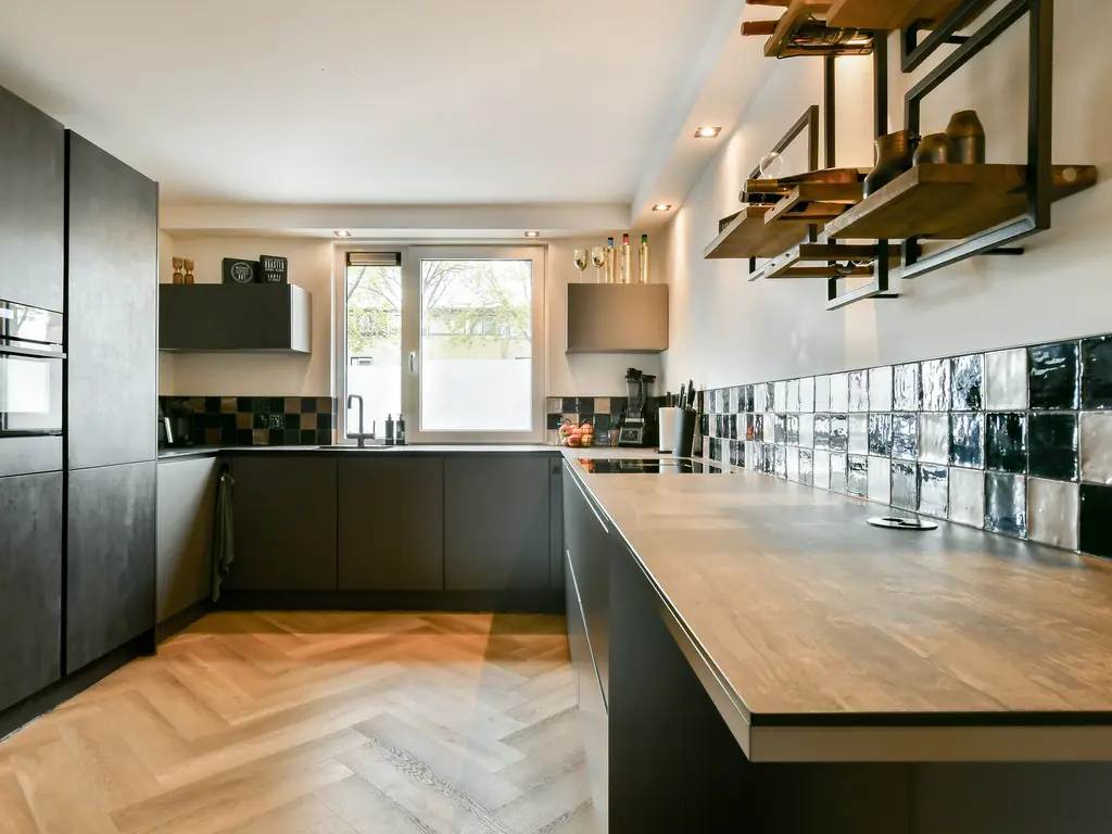 Else van der Banstraat 25, SPIJKENISSE