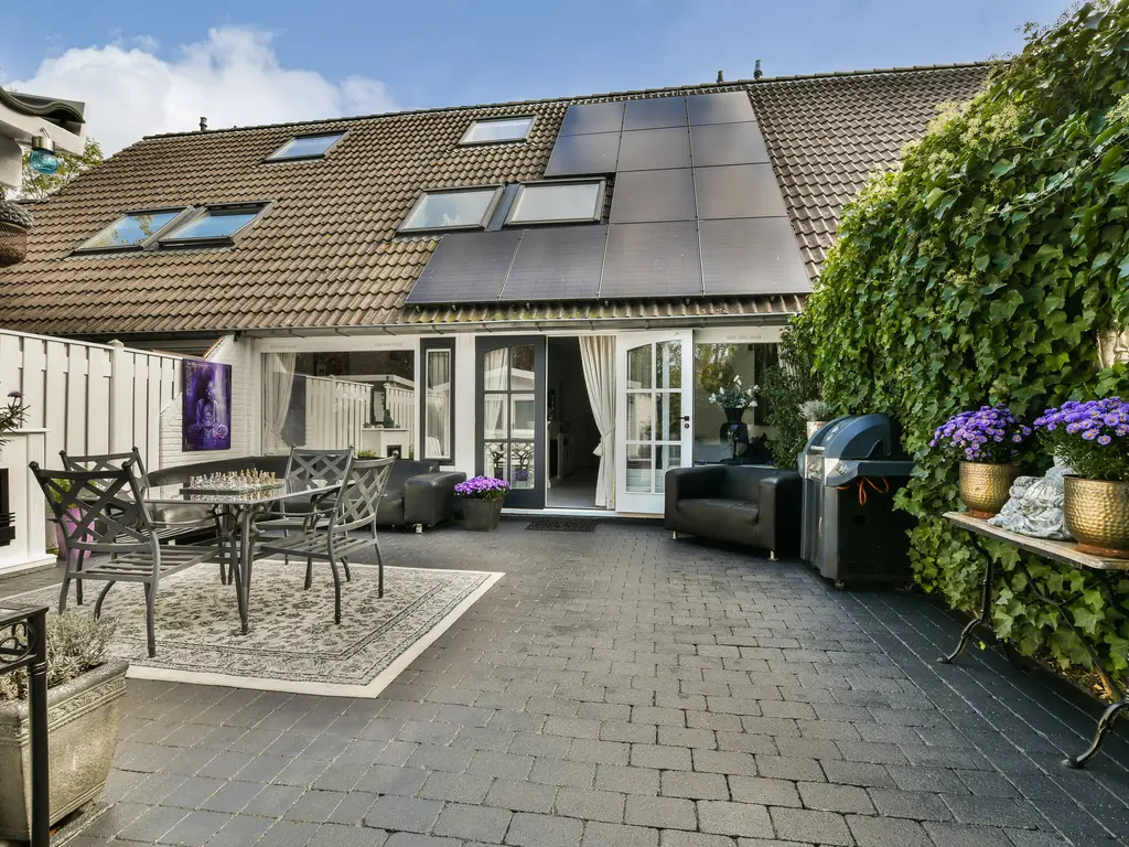 Molbord 22, HELLEVOETSLUIS