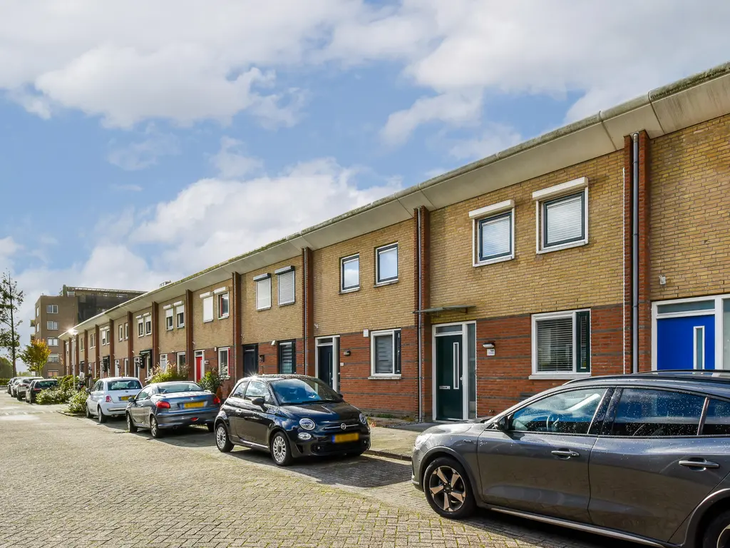 Marguerite Durasstraat 104, SPIJKENISSE