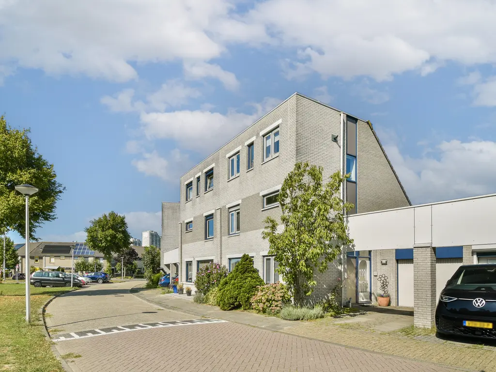 Mainstraat 11, SPIJKENISSE