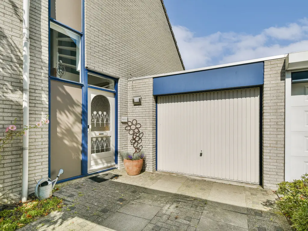 Mainstraat 11, SPIJKENISSE