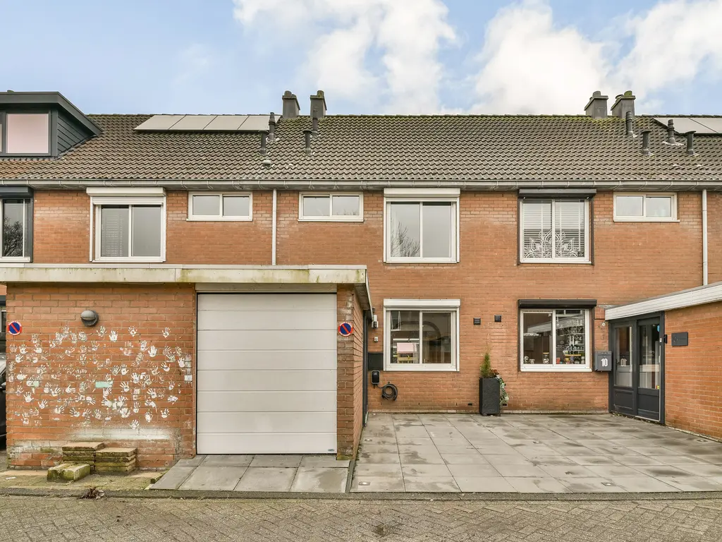 Smetanastraat 12, SPIJKENISSE