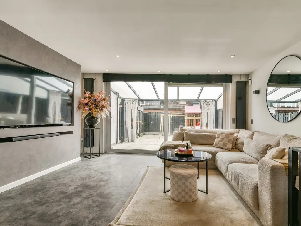 Smetanastraat 12, SPIJKENISSE