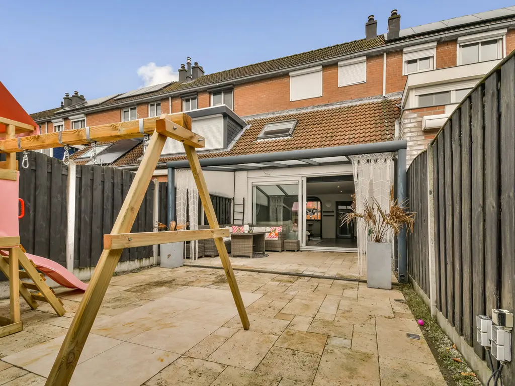 Smetanastraat 12, SPIJKENISSE