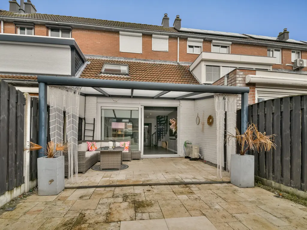 Smetanastraat 12, SPIJKENISSE