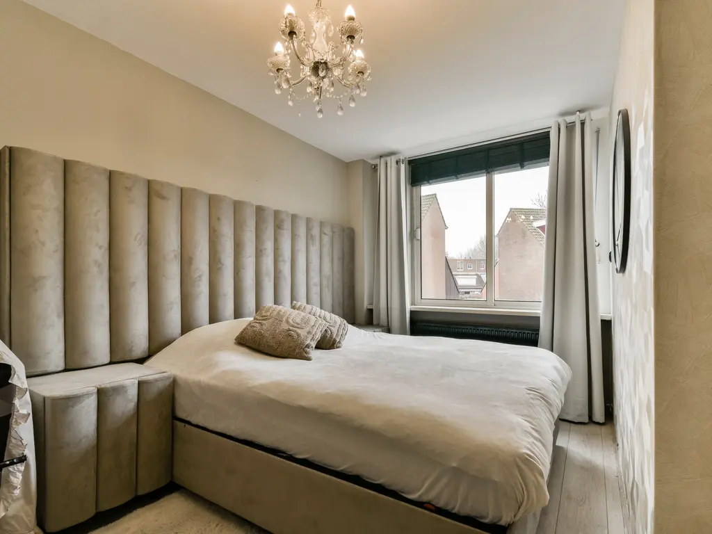 Smetanastraat 12, SPIJKENISSE