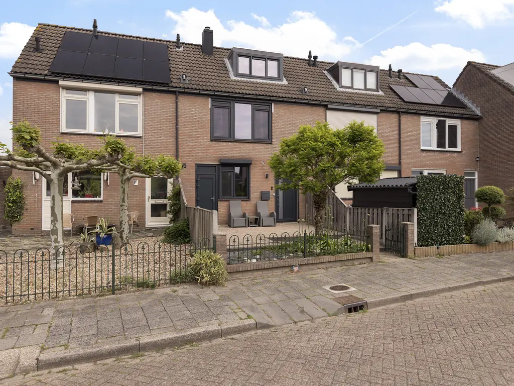 Roosendaelweg 17, GEERVLIET