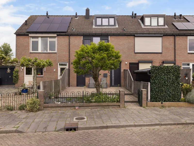 Roosendaelweg 17, GEERVLIET