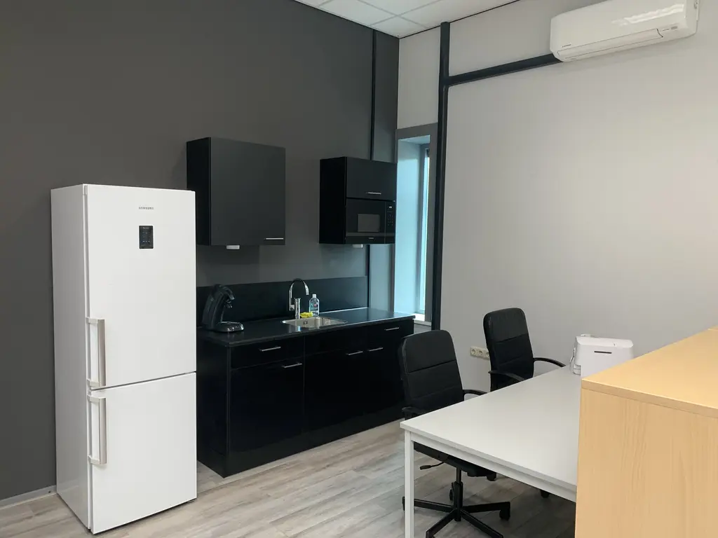 Edisonweg 2C, SPIJKENISSE