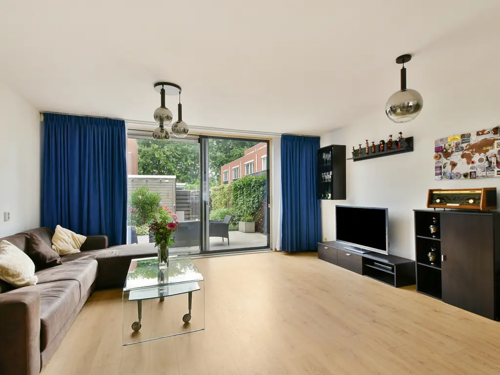 Zuidzijdsedijk 182, HOOGVLIET ROTTERDAM