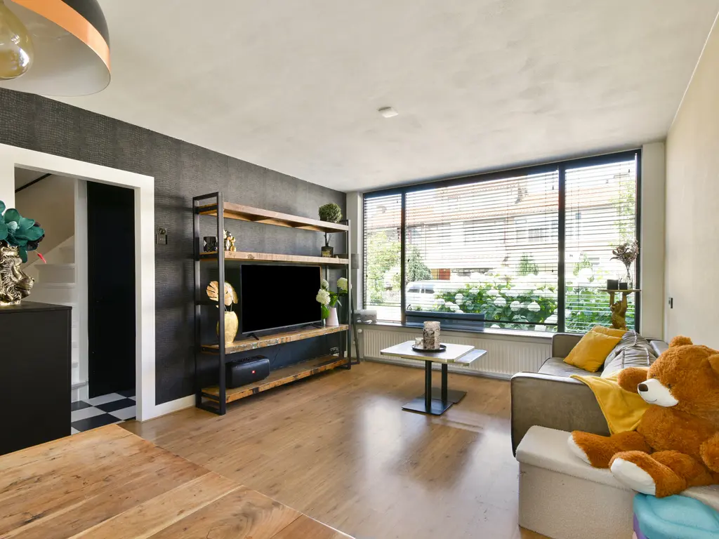 Jacob van Lennepstraat 11, SPIJKENISSE